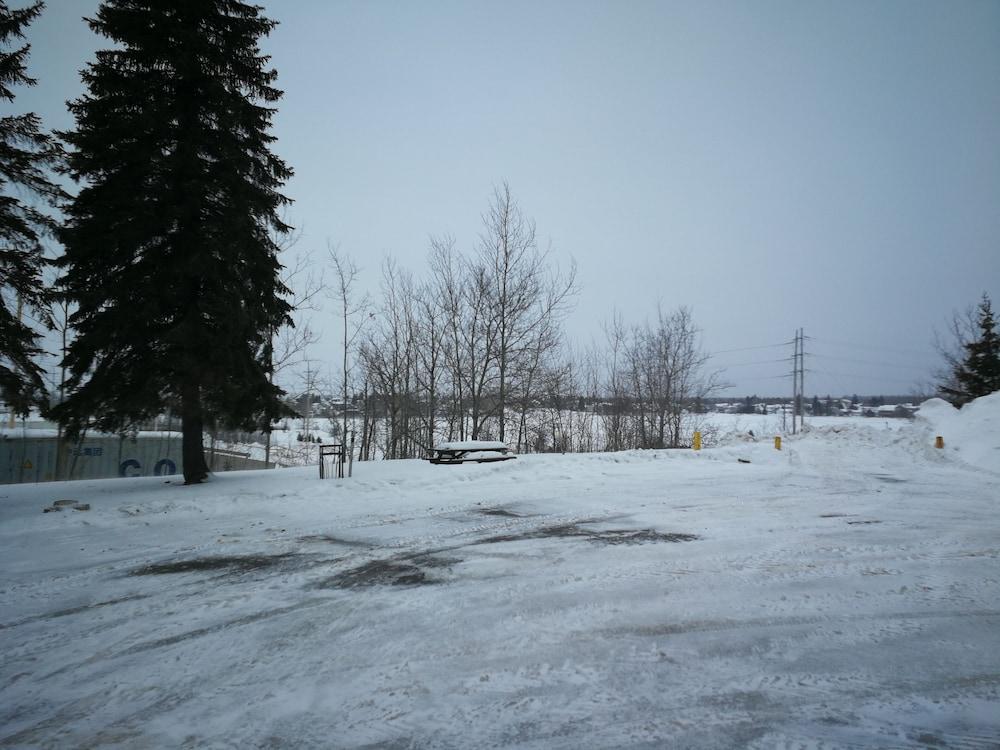 Super 8 By Wyndham Timmins On Hotel Eksteriør billede