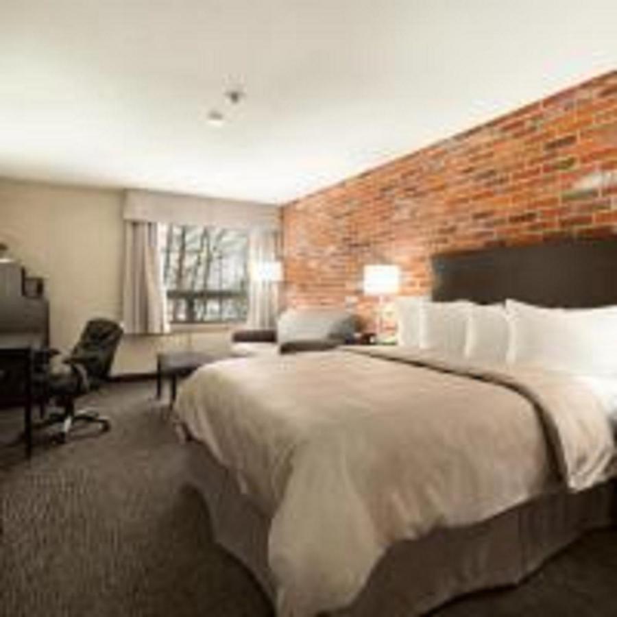 Super 8 By Wyndham Timmins On Hotel Eksteriør billede